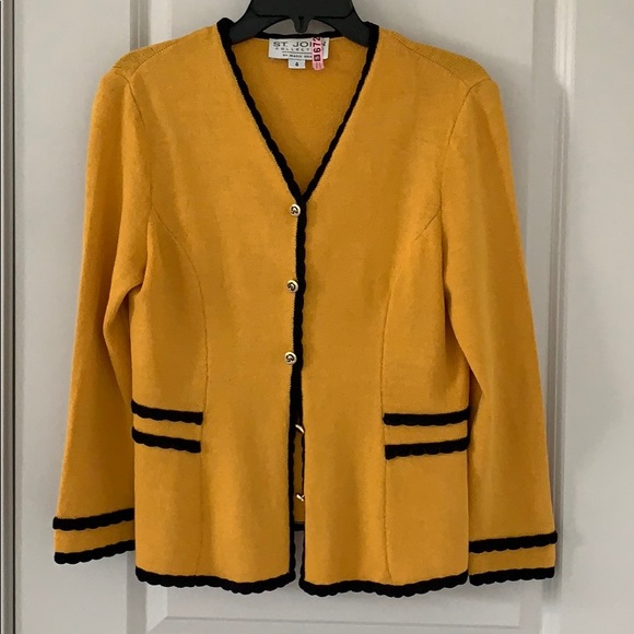 St. John Collection Jackets & Blazers - ST. JOHN COLLECTION JACKET 😍